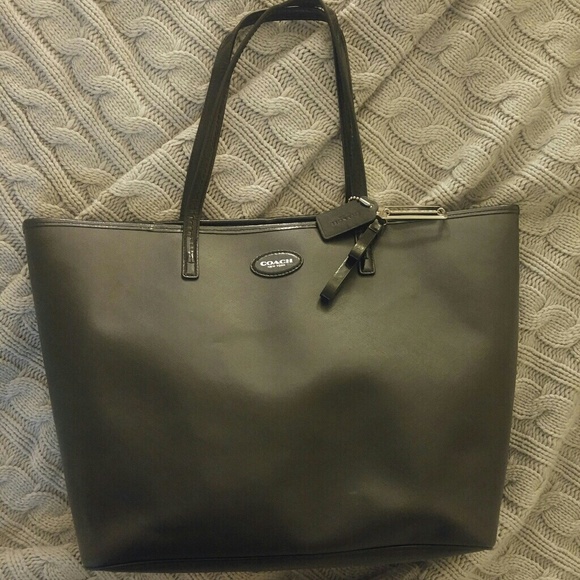 Coach Handbags - Coach Carryall Tote